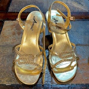 Annie brand size 7 gold shoes.  Worn once to a wedding.